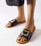 Gemre White slides Ypsy