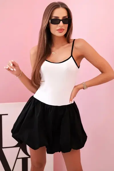 Kesi Włoski Dámské šaty na ramínkách s rozevlátou bavlněnou sukní - bílá