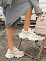 Resti Women's sporty sneakers on a thicker sole Loness