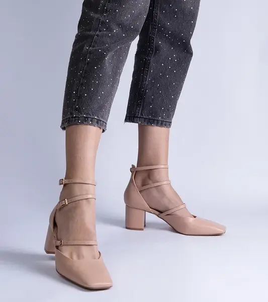 Gemre Beige block heel pumps with buckles Eridana