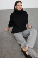 Trendyol Black Wide Fit Soft Textured Basic Knitwear Sweater