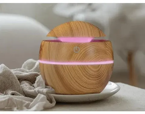 Mini zvlhčovač vzduchu s aroma terapií 130 ml, LED