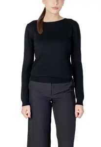 Černý basic svetr s dlouhým rukávem