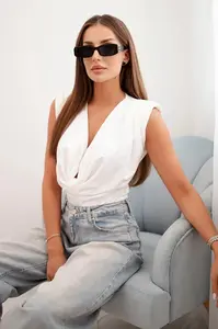 Kesi Włoski Dámská saténová halenka s hlubokým výstřihem ecru