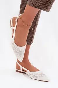 Dámské bílé vyšívané sandály Grelia