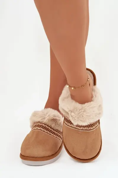 Dámské pantofle s kožešinou a výšivkou Camel Devianne