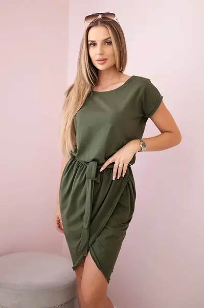 Zavazované šaty s psaníčkovým spodkem v khaki barvě