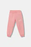 Dětské tepláky Puma ESS No. 1 Logo Sweatpants FL PS růžová barva, s potiskem, 684933