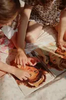 Kniha nálepiek Konges Sløjd GLAM ME UP STICKER BOOK