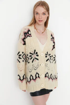 Trendyol Ecru Soft Textured V Neck Patterned Knitwear Knitwear Cardigan