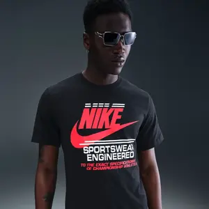Nike Sportswear M