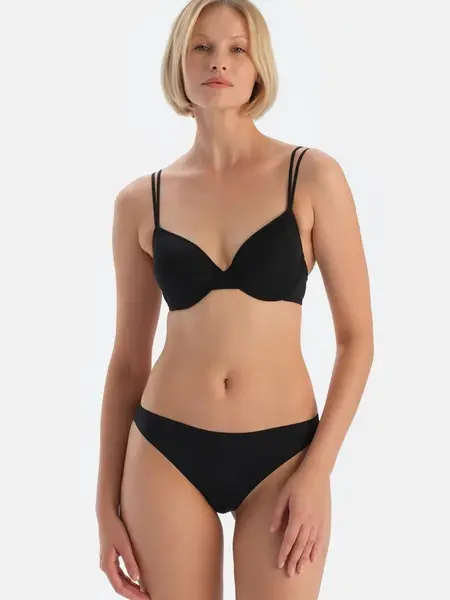 Dagi Tangá  čierna