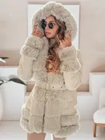 Dámska zimná bunda s kapucňou a opaskom