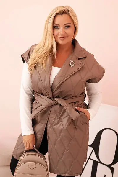 Kesi Włoski Dámská vesta Plus Size prošívaná s páskem a límcem fango