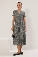 Trendyol Černé Květy Dvouradové Skater/Žebrované Flexibilní Pletené Šaty