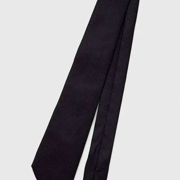 Hedvábná kravata Moschino černá barva, M5347 55060