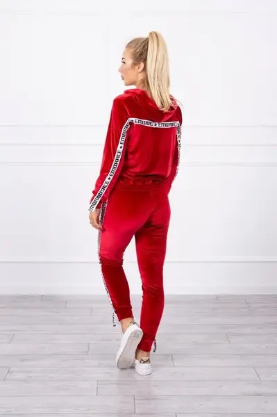 Kesi velúrová súprava s ozdobnými pásikmi červená