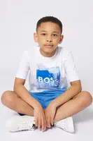 Dětské bavlněné tričko BOSS bílá barva, s potiskem, J52044