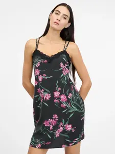 Černá dámská saténová noční košilka ORSAY - Dámské