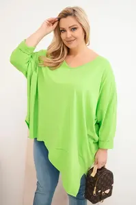 Plus size halenka s asymetrickým lemem