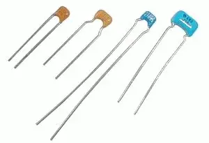 Kondenzátor keramický   4N7/50V mono X7R  rm5   C