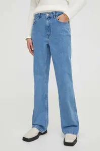 Gestuz  Džíny  Lucie
