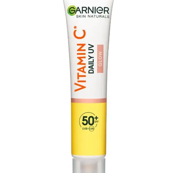 Garnier Ochranný pleťový fluid s minerálními pigmenty SPF 50+ Vitamin C (Daily UV Glow) 40 ml