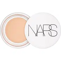 NARS Light Reflecting EYE BRIGHTENER rozjasňujúci korektor na očné okolie odtieň NIGHT SWAN 6 g