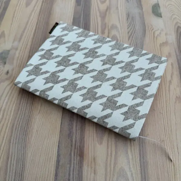 Obal na knihu - Hnědý vzor (M)