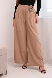 Elegantné dámske nohavice s kvetinovou dekoráciou