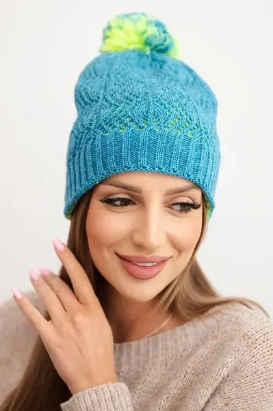 Kesi Dámská zimní čepice s vlnou v ozdobném pletení s bambulí K467 džínová