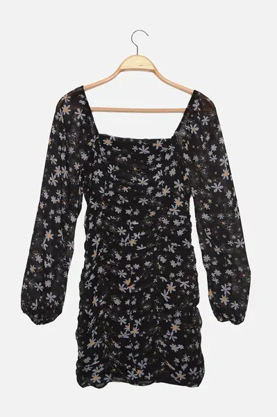 Trendyol černé šaty s nízkými zády