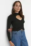 Trendyol černý crop svetr s výřezy a detaily pleteniny