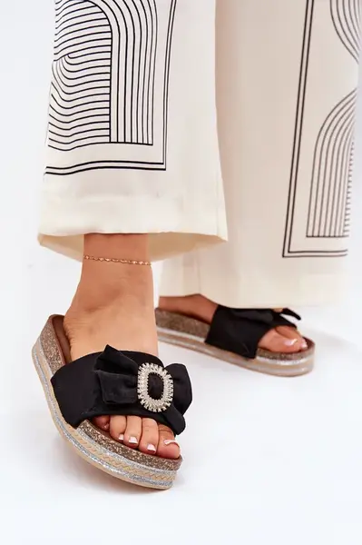 Boto Dámske Sandále Na Platforme S Mašľou A Dekoratívnou Brošňou Čierne Lenela