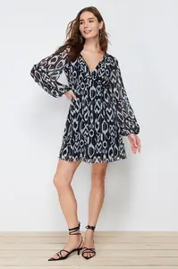 Trendyol černé tkané šaty se vzorem V-Neck