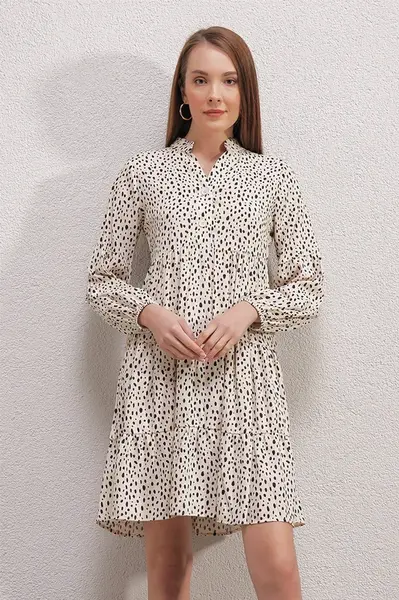 Bigdart 2322 Vzorované šaty - krémová