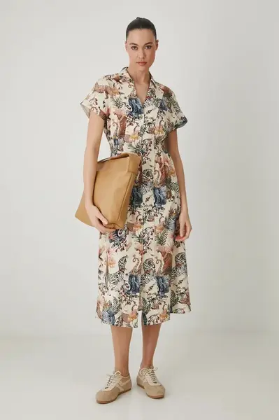 Šaty s příměsí lnu Medicine béžová barva, midi