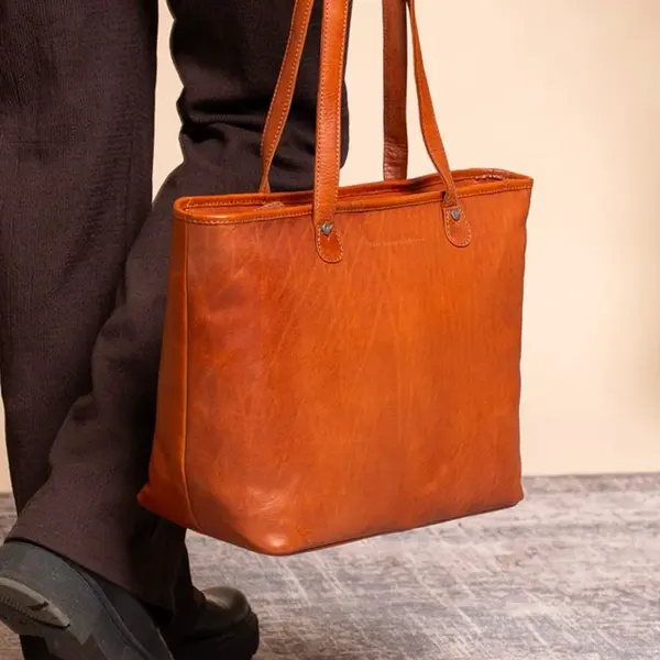 Dámská kožená kabelka na notebook The Chesterfield Brand Astana - koňak