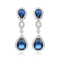 Beneto Působivé stříbrné náušnice á la vévodkyně Kate AGUP2149L