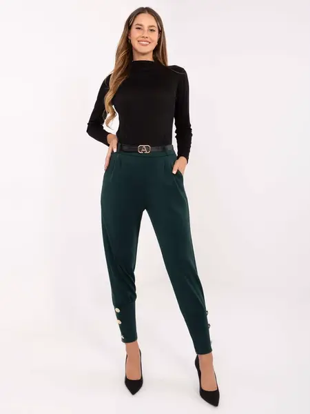 Tmavě zelené kalhoty s ozdobnými knoflíky