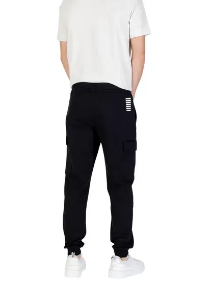 Černé pánské joggers EA7