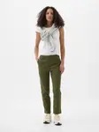 GAP Dámske nohavice s vreckami Mid-Rise Downtown Khaki  862399-03 Veľkosť: 4TALL