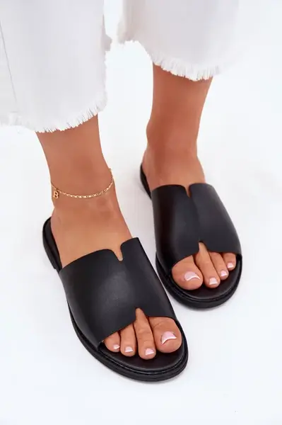 EVENTO Dámské Pantofle Z Eko Kůže Na Plochém Podpatku Černé Kalimira