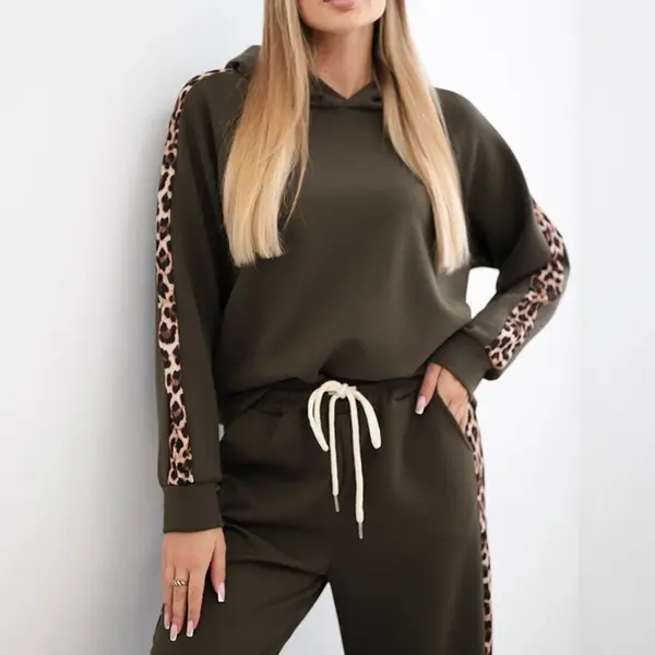 Kesi Włoski Viskózová souprava s leopardími pruhy khaki