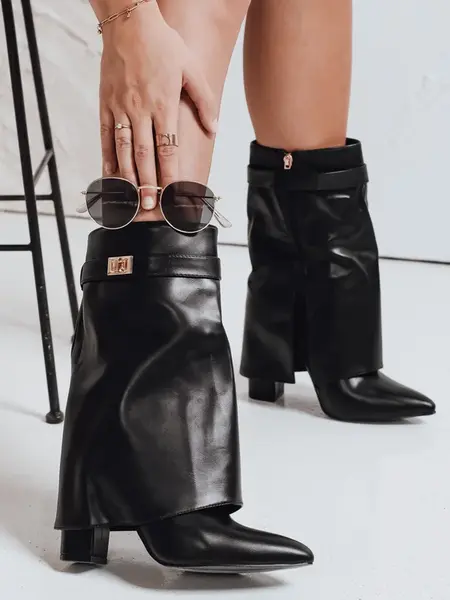 Botki damskie na słupku z cholewką czarne Dstreet