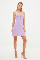 Trendyol Lilac knoflík Detailní večerní šaty