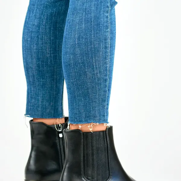 primohurt Černé dámské boty na plochém podpatku z ekokůže