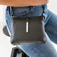 Dámská kožená crossbody kabelka Italia Marlen - černá