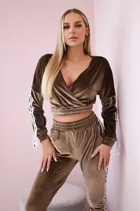 Velurový set s nápisem Queen cappuccino