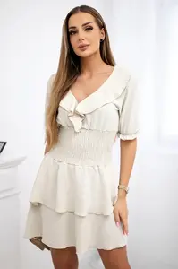 Béžové šaty do pasu